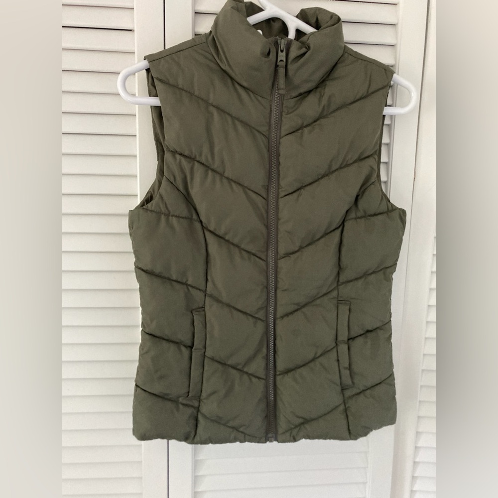 Women's Aeropostale "Remixed Down" Vest Olive Green 100% Polyester Quilted  XS
